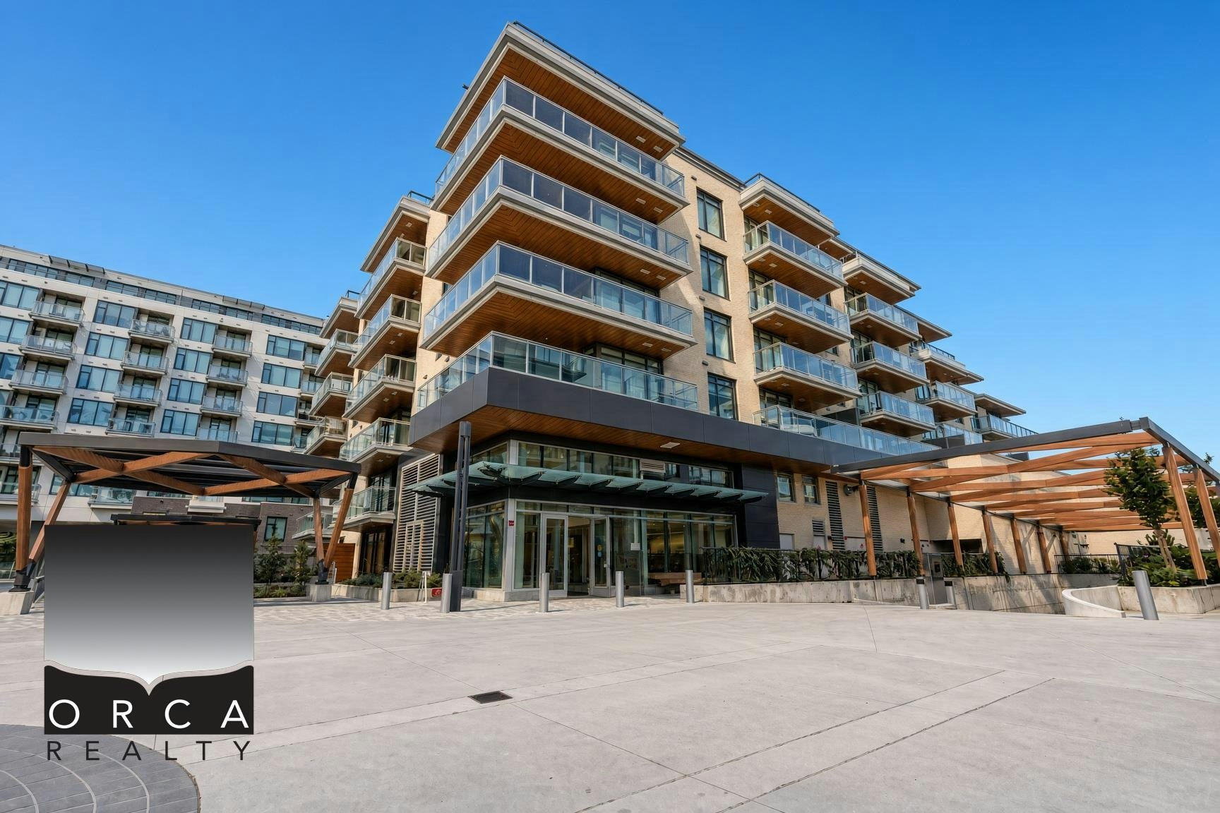 201-777 Harbour Way, North Vancouver, BC, V7P 0G2 - 2
