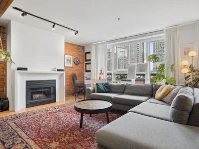 305-1066 Hamilton Street - 4