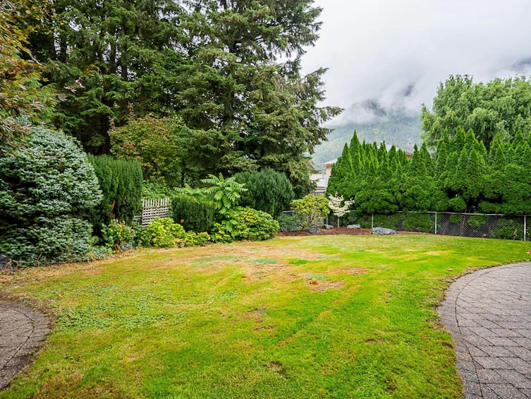 225 Balsam Avenue, Harrison Hot Springs, BC, V0M 1K0 - 35