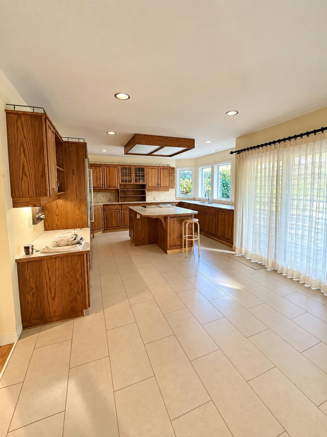 1590 Glen Abbey Drive, Burnaby, BC, V5A 4C8 - 6