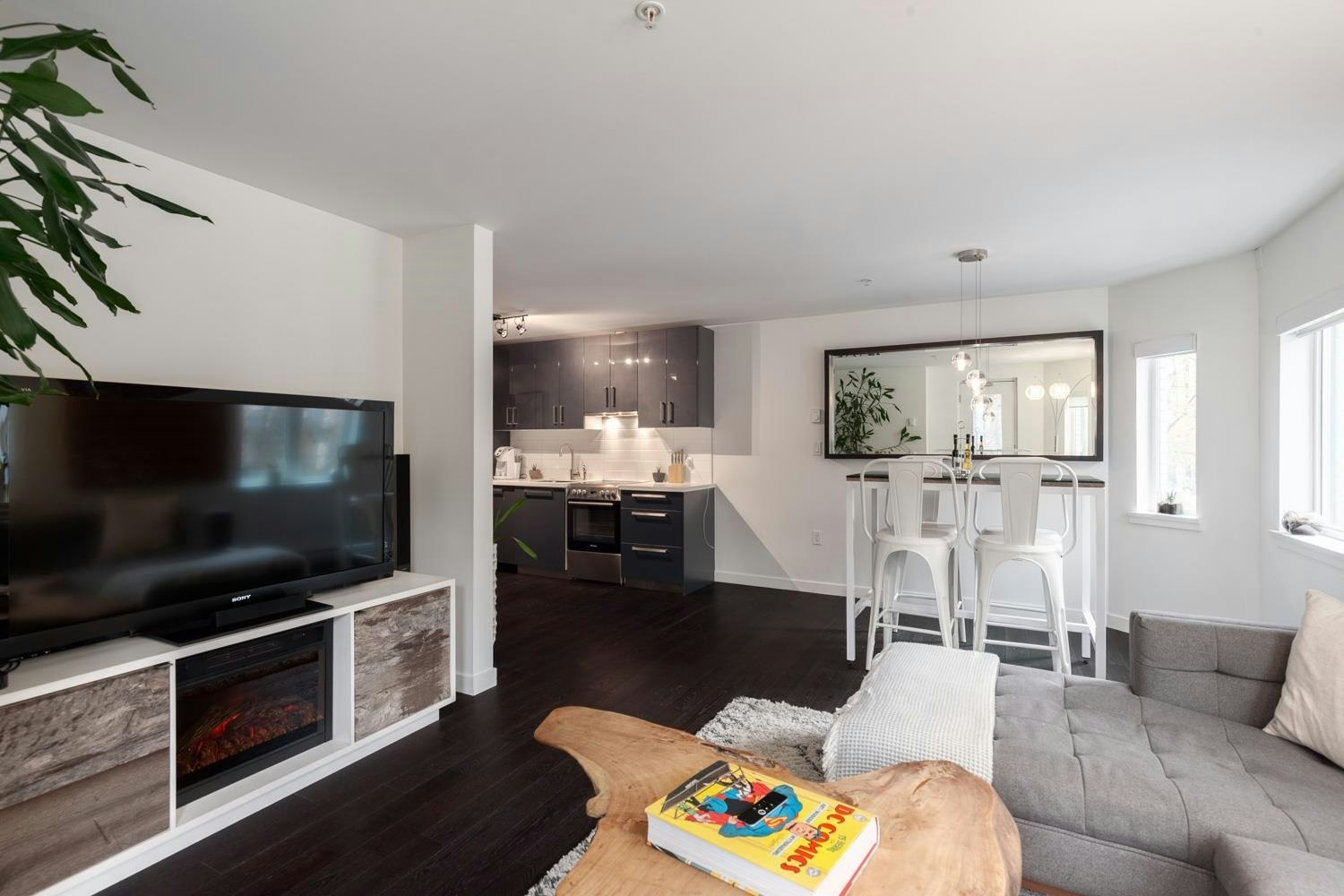 203-370 Carrall Street - 4