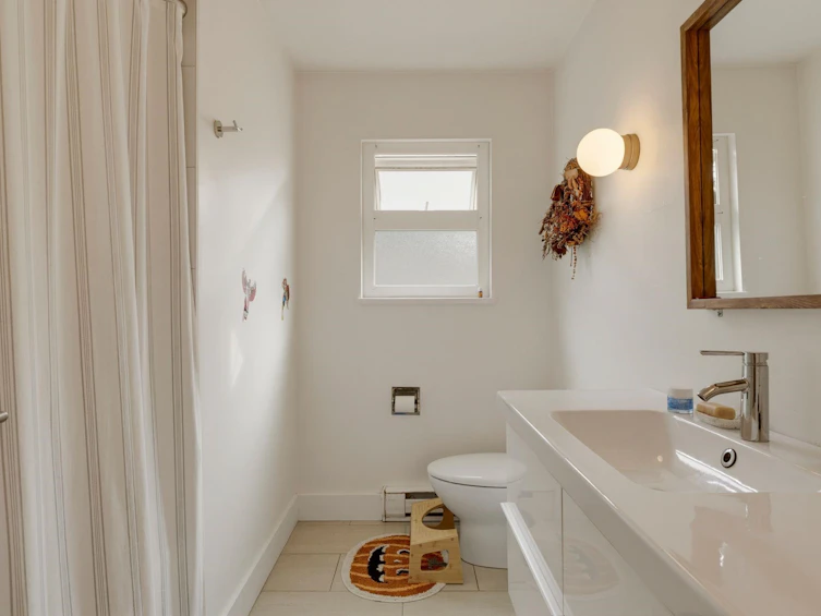 1762 E 15th Avenue, Vancouver, BC, V5N 2G3 - 35