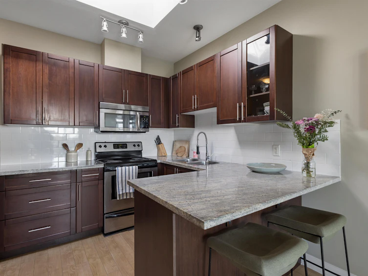 PH9-688 E 17th Avenue, Vancouver, BC, V5V 0A8 - 6