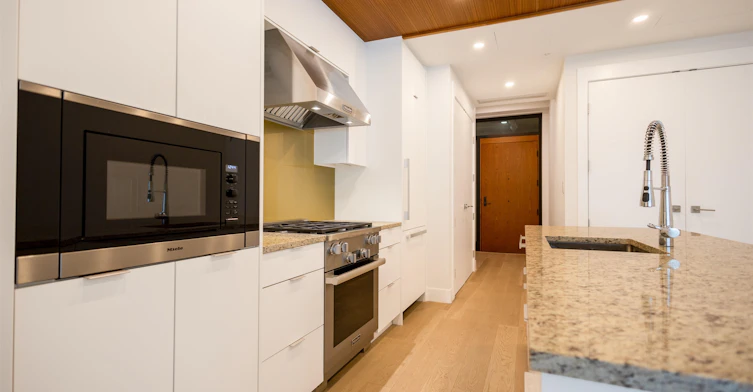 503-6699 Nelson Ave, West Vancouver, BC, V7W 2A5 - 3