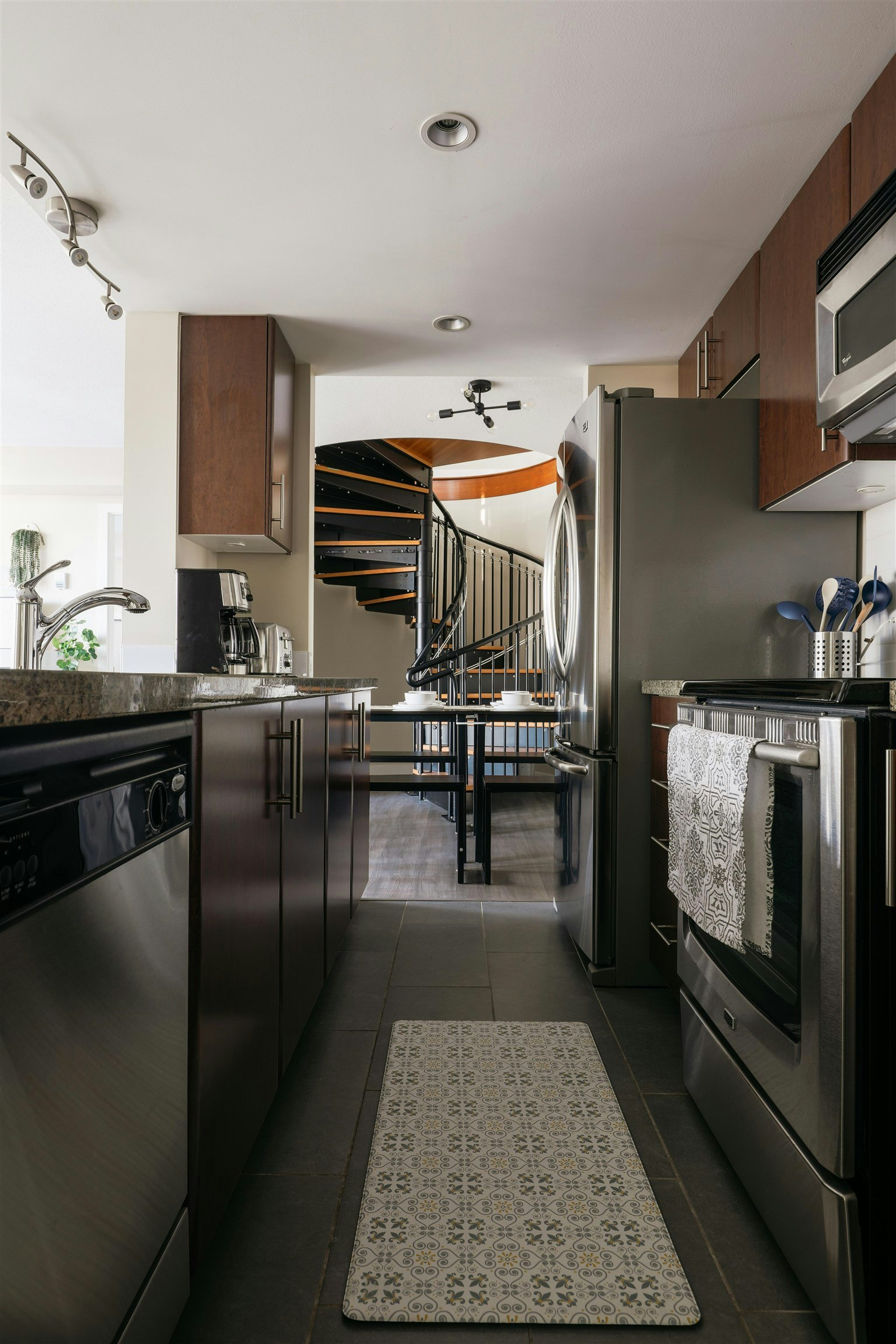 711-618 Abbott Street, Vancouver, BC, V6B 0B9 - 19
