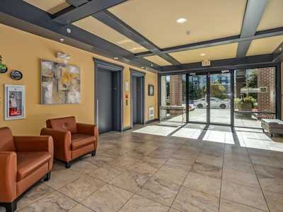 403-3192 Gladwin Road - 4