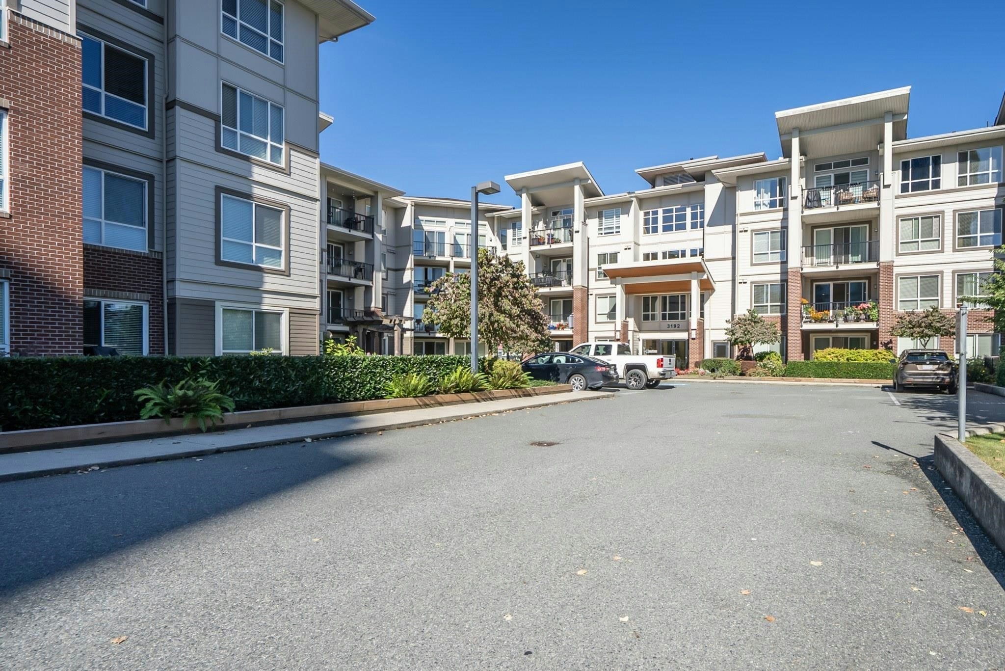 403-3192 Gladwin Road - 2