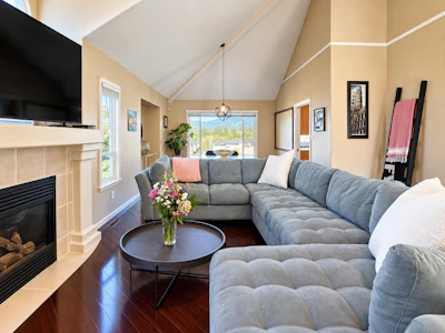 33163 Hawthorne Avenue - 5