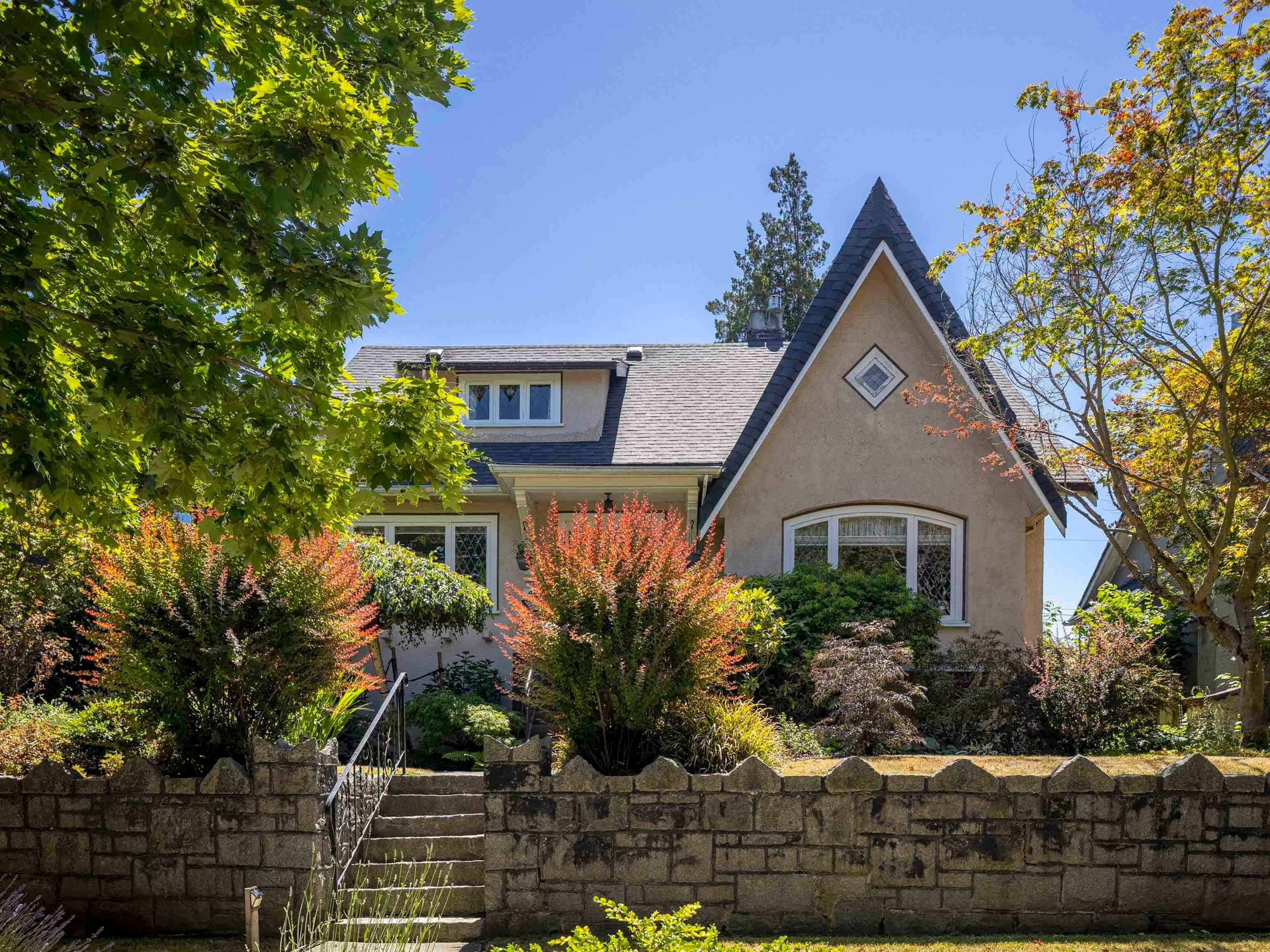 4234 W 9th Avenue, Vancouver, BC, V6R 2C5