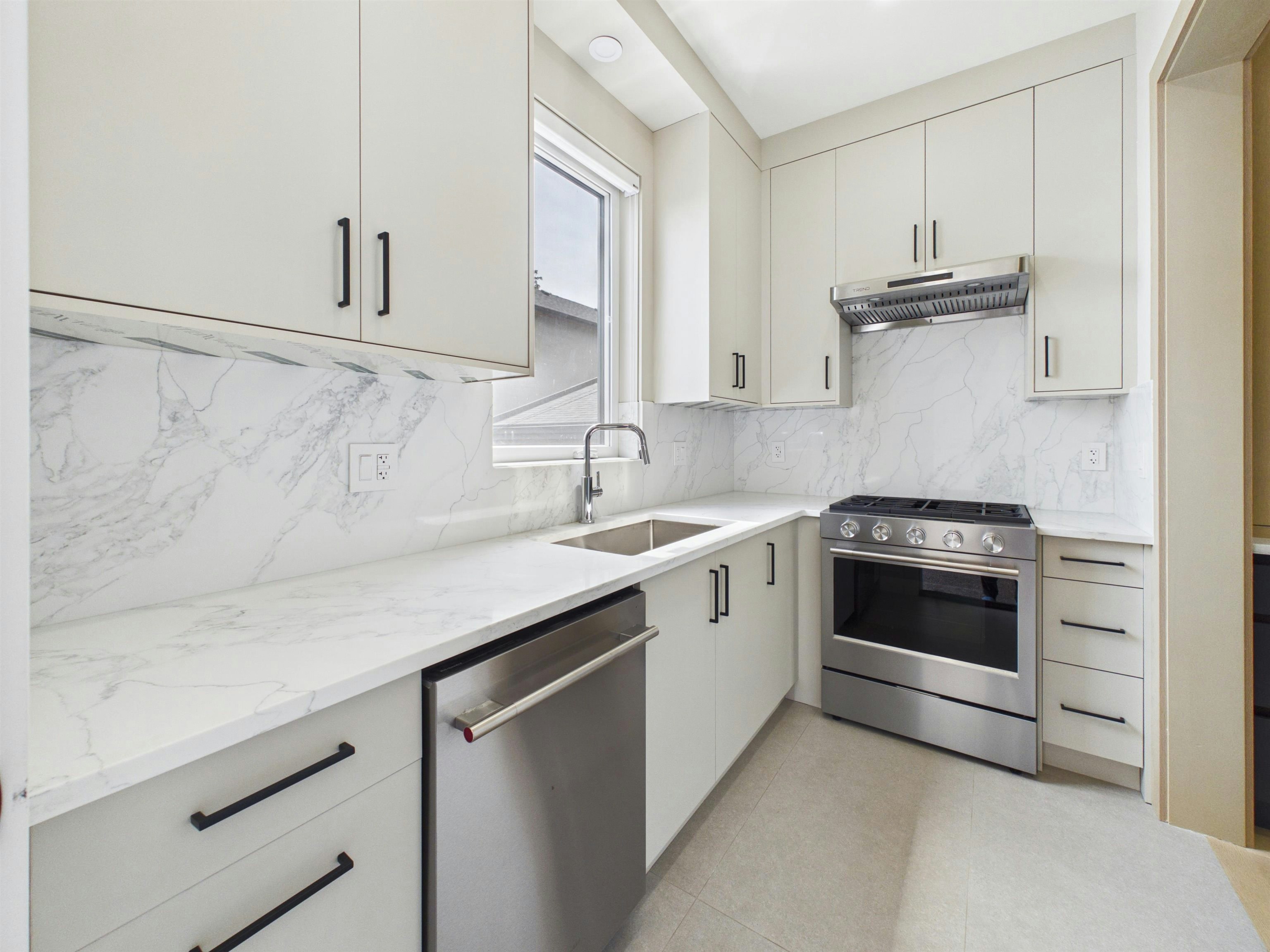 1-6512 Grant Street, Burnaby, BC, V5B 2K8 - 13