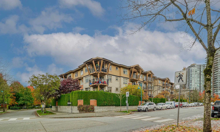 403-500 Klahanie Drive