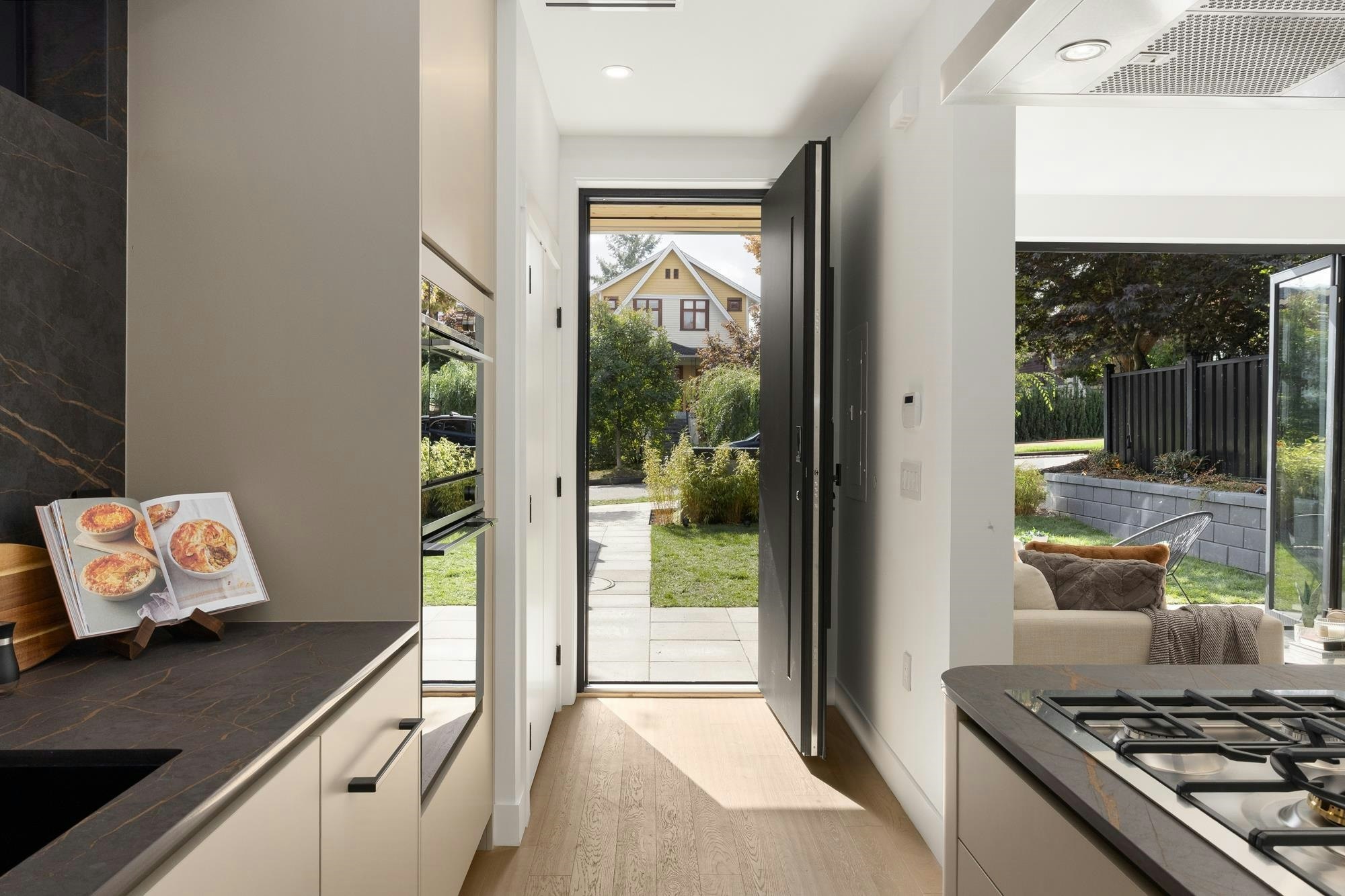 1-2145 Napier Street, Vancouver, BC, V5L 2P1 - 18