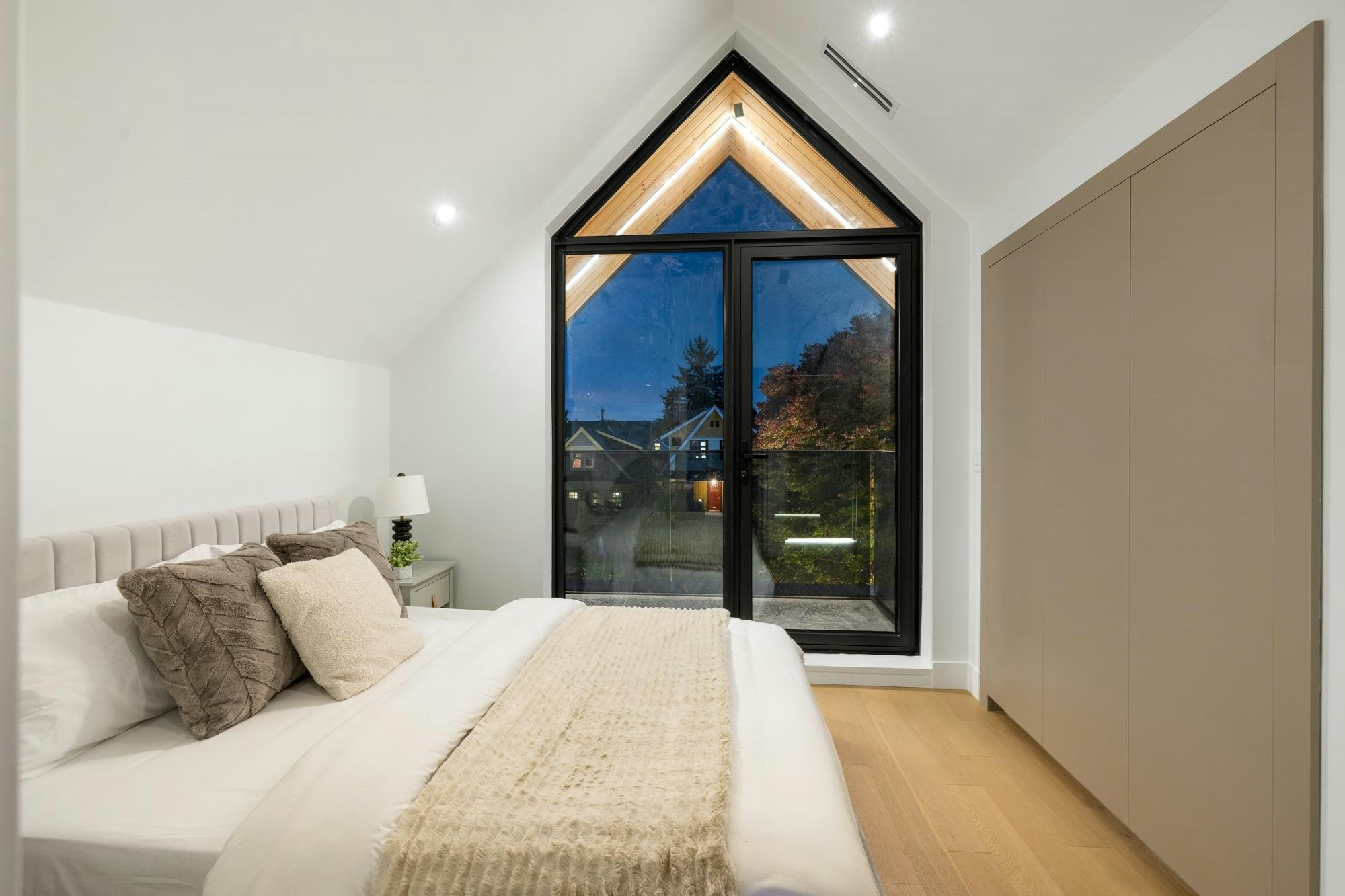1-2145 Napier Street, Vancouver, BC, V5L 2P1 - 22