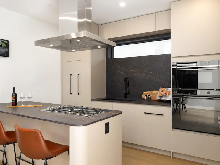 1-2145 Napier Street, Vancouver, BC, V5L 2P1 - 10