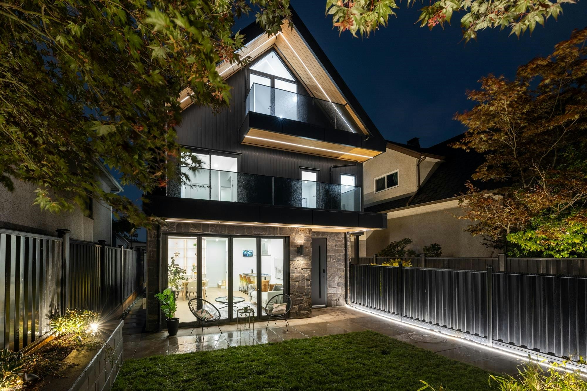 1-2145 Napier Street - 3