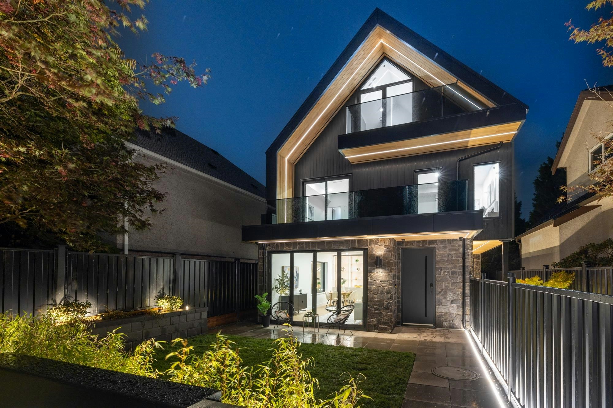 1-2145 Napier Street - 2