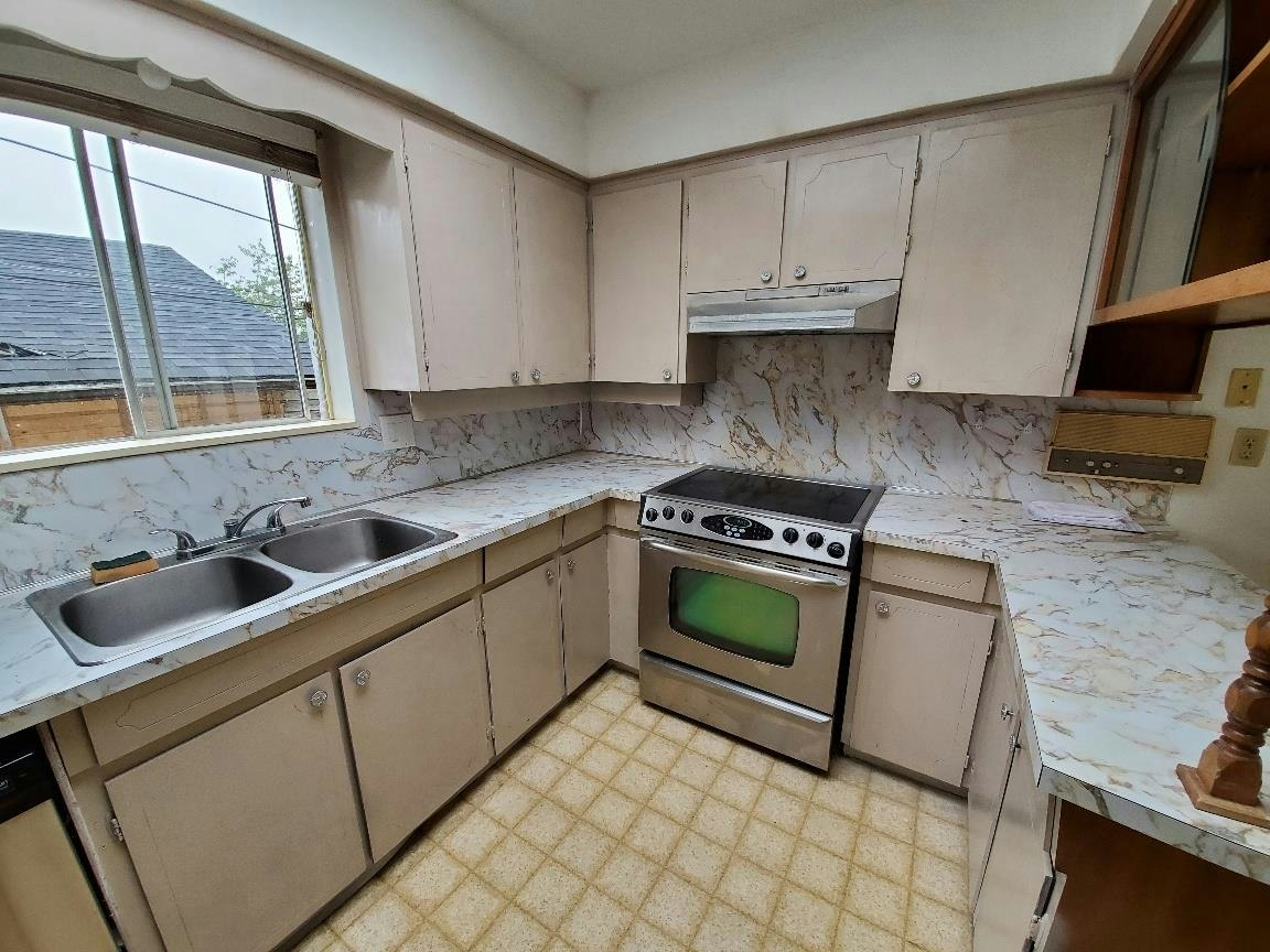 Upper-644 W 14th Street, North Vancouver, BC, V7M 1R2 - 9