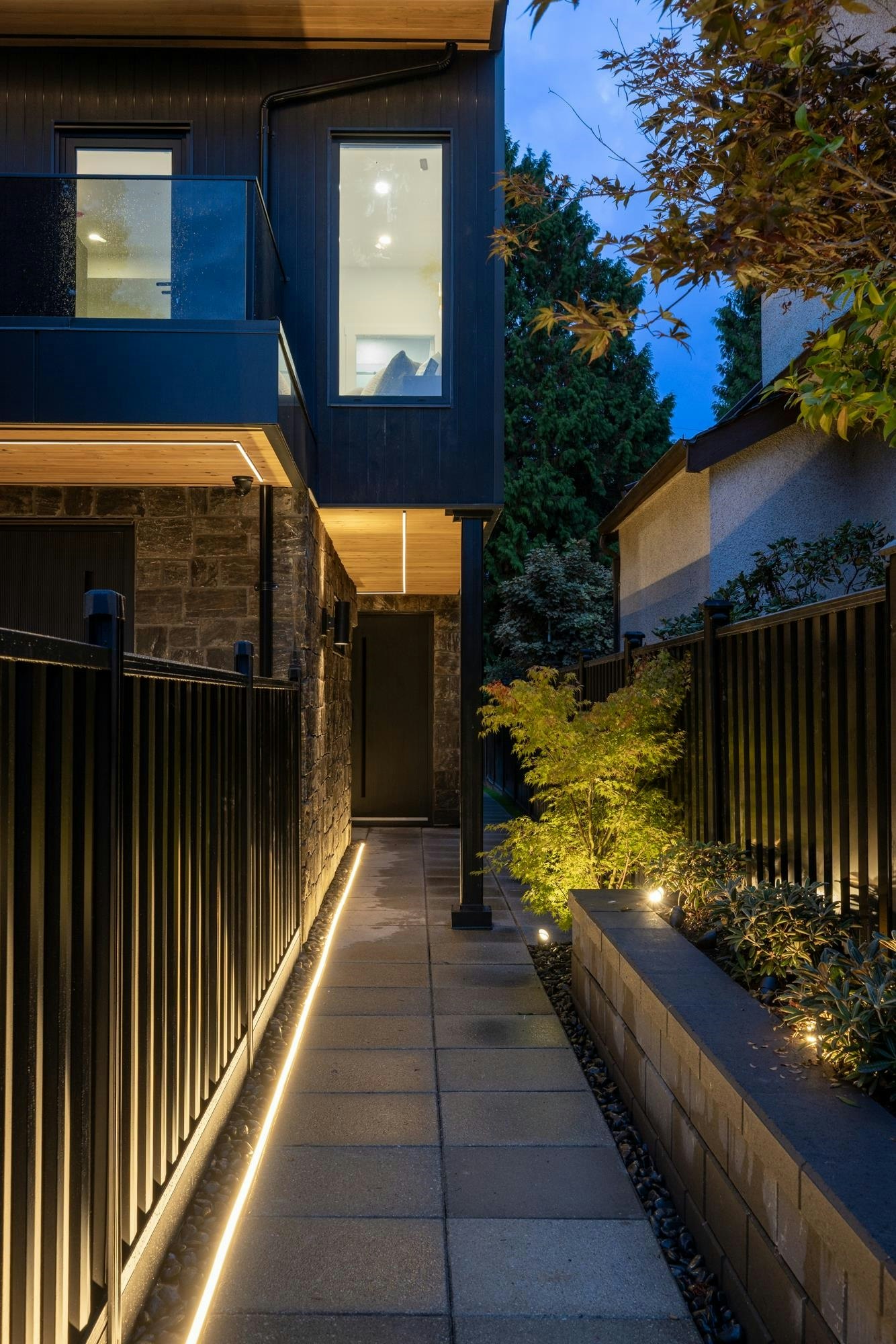 2-2145 Napier Street - 5