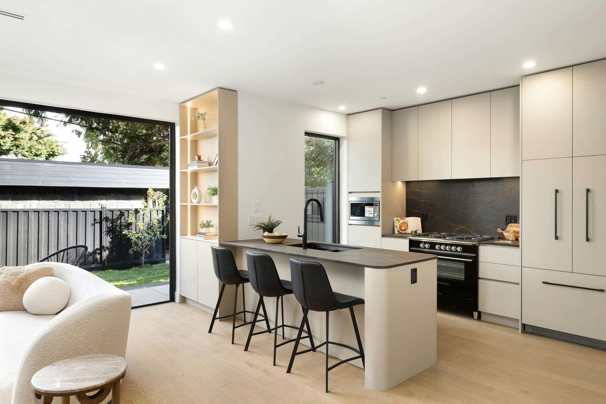 2-2145 Napier Street, Vancouver, BC, V5L 2P1 - 8