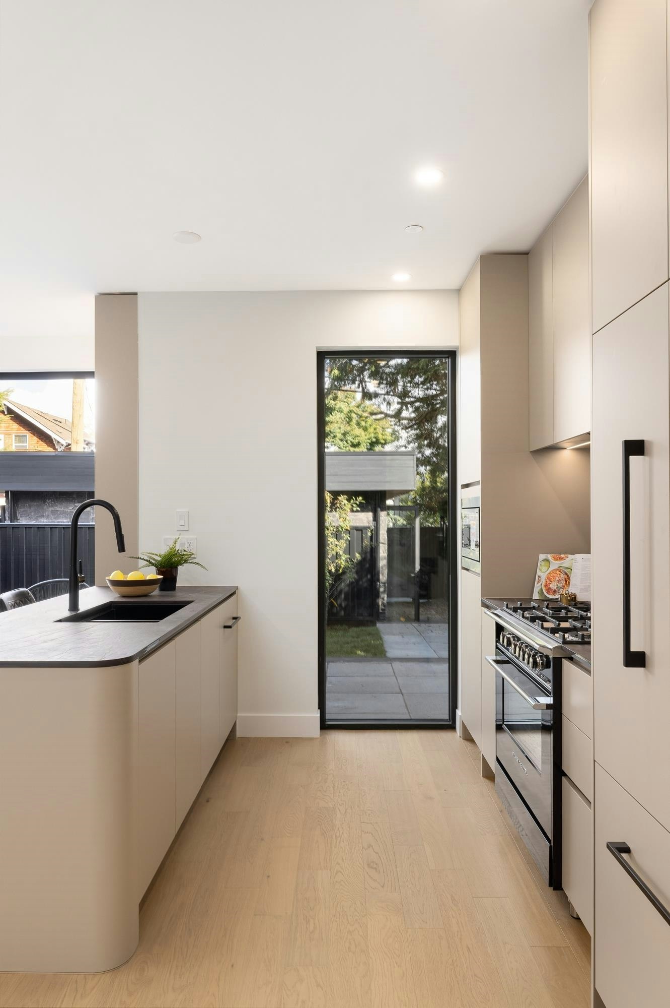 2-2145 Napier Street, Vancouver, BC, V5L 2P1 - 15