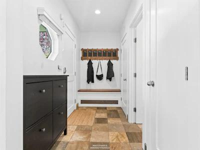 558 W 19th Avenue - 2