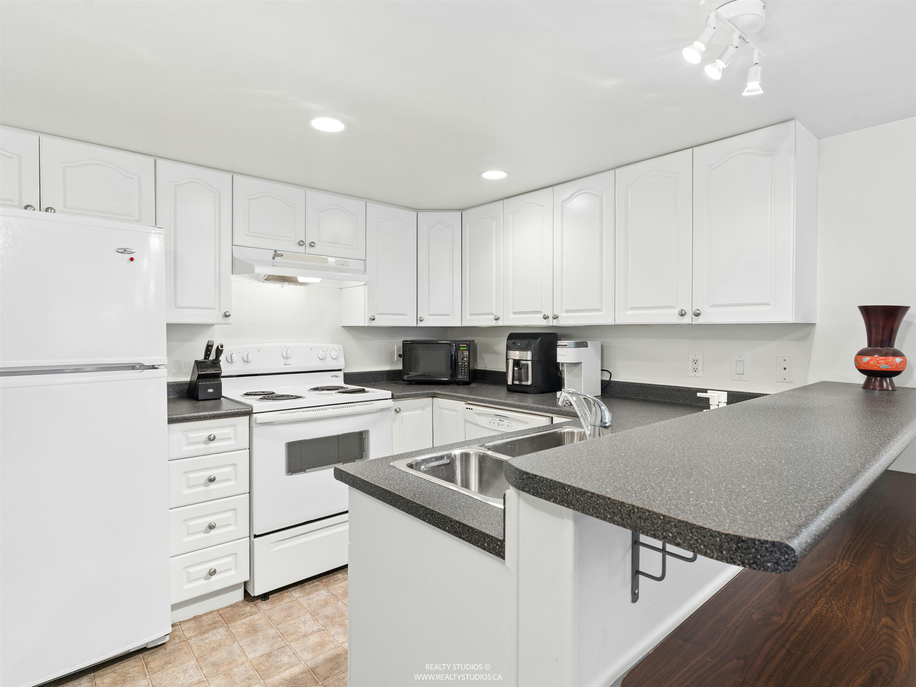 558 W 19th Avenue, Vancouver, BC, V5Z 1V6 - 25