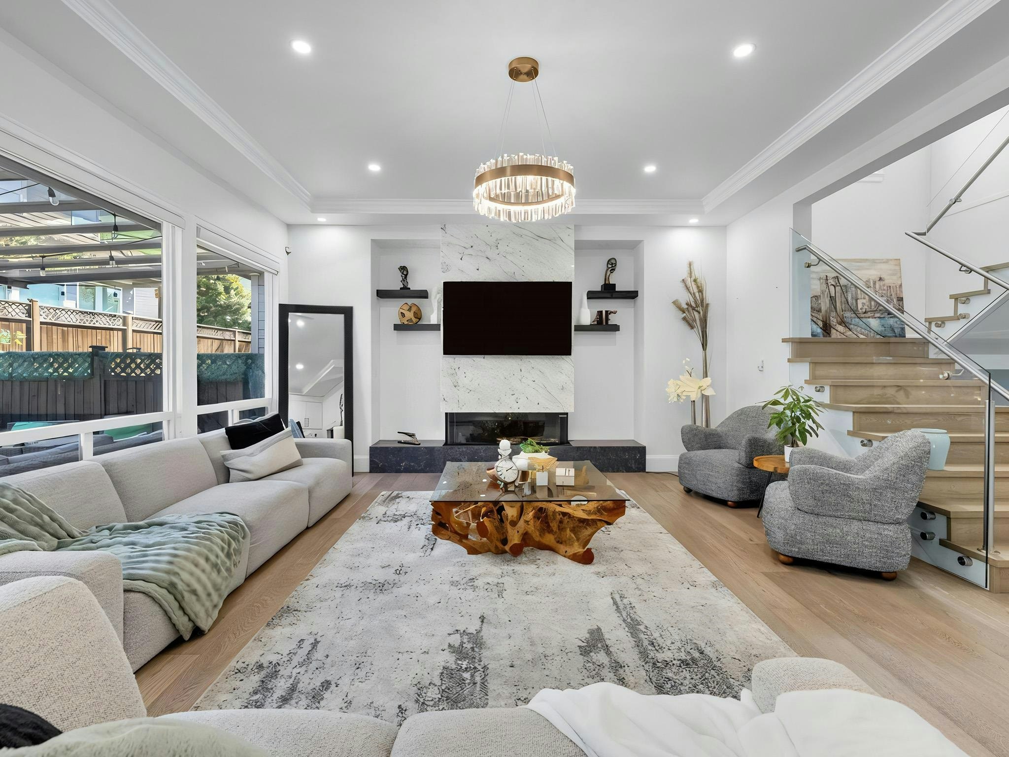 2560 163 Street - 5