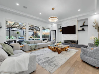 2560 163 Street - 4
