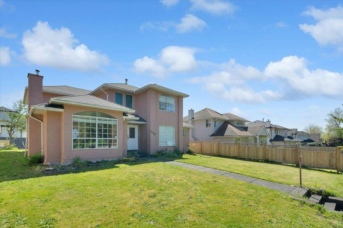 8648 140 Street, Surrey, BC, V3W 5L3