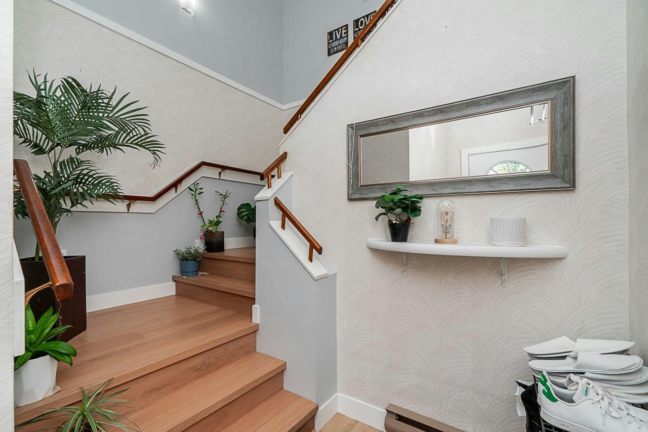 51-14840 100 Avenue - 5