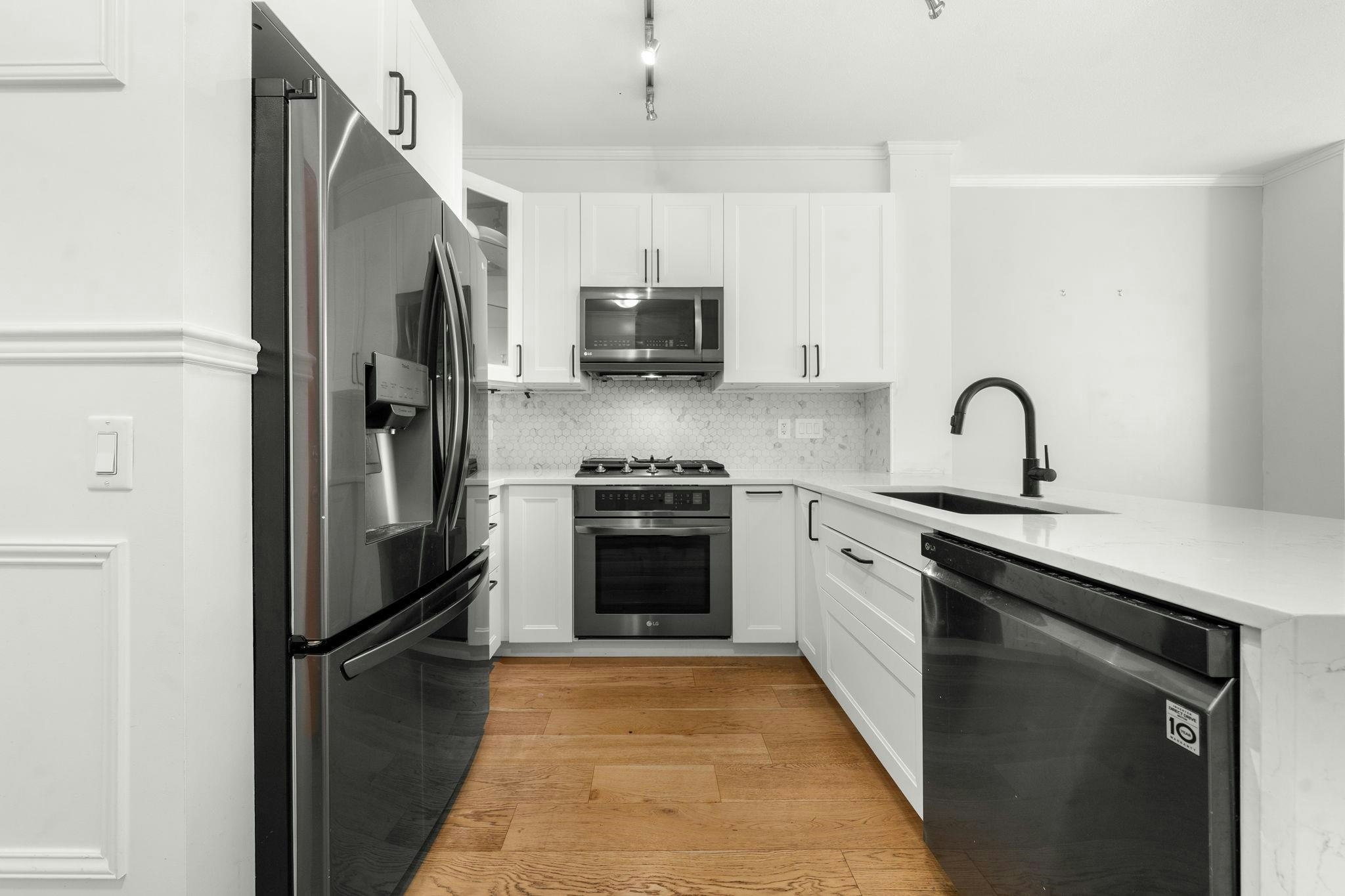 417-119 W 22nd Street - 2