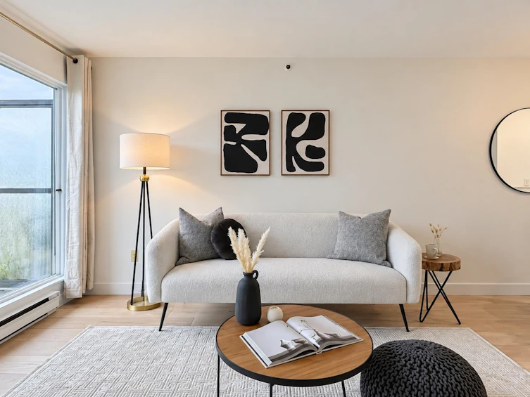 10-1355 W 4th Avenue, Vancouver, BC, V6H 3Y8 - 3