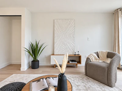 10-1355 W 4th Avenue - 5