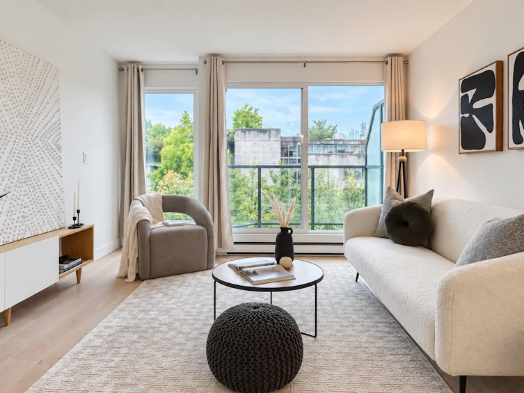 10-1355 W 4th Avenue, Vancouver, BC, V6H 3Y8