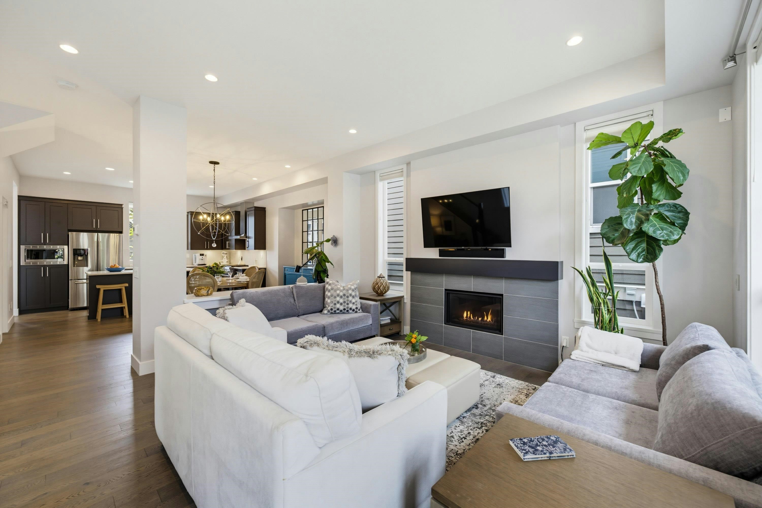 2111 165b Street - 5