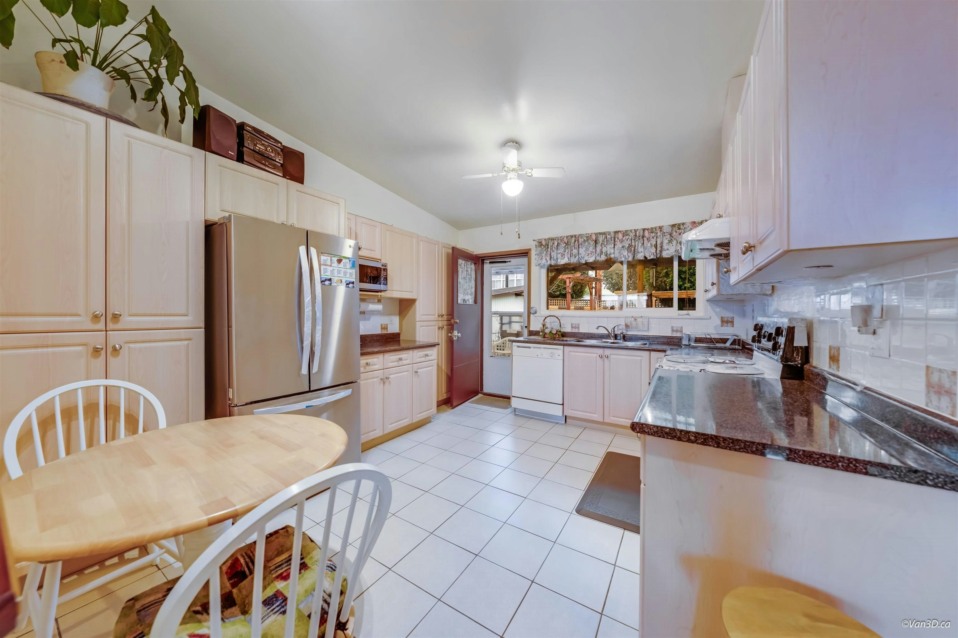4646 Charlotte Court, Burnaby, BC, V5G 2R8 - 8