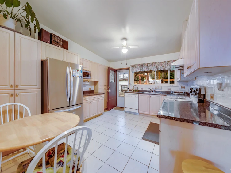 4646 Charlotte Court, Burnaby, BC, V5G 2R8 - 8