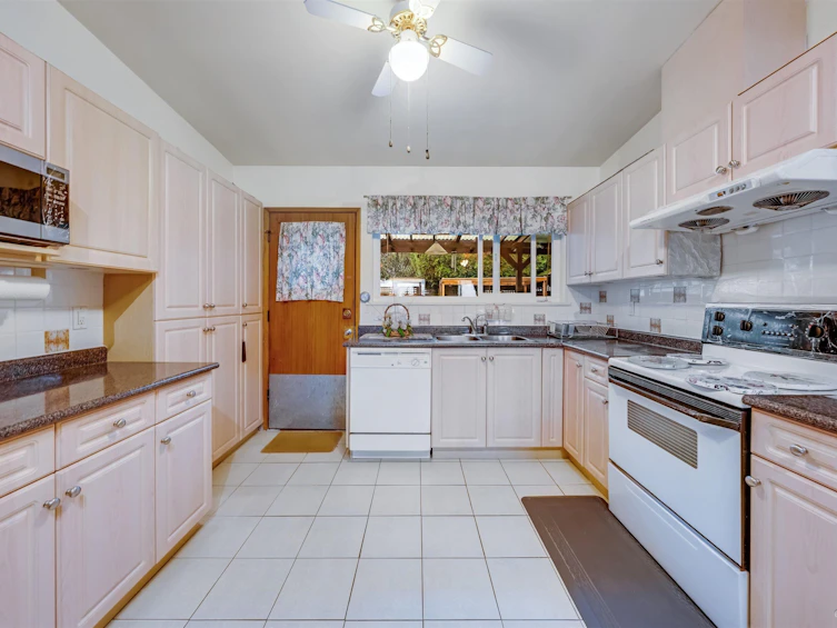 4646 Charlotte Court, Burnaby, BC, V5G 2R8 - 7