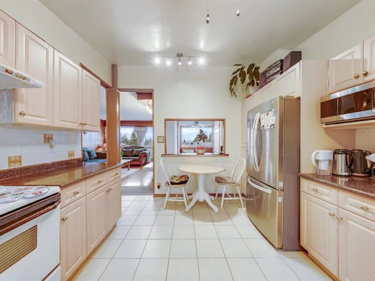 4646 Charlotte Court, Burnaby, BC, V5G 2R8 - 6
