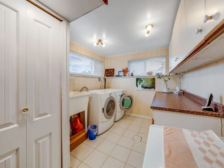 4646 Charlotte Court, Burnaby, BC, V5G 2R8 - 17