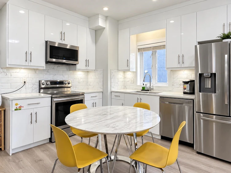 4985 Moss Street, Vancouver, BC, V5R 3T5 - 11