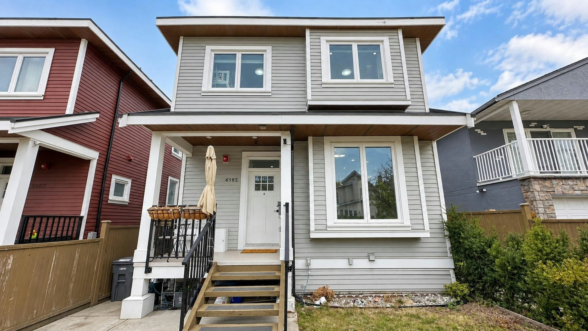 4985 Moss Street - 2