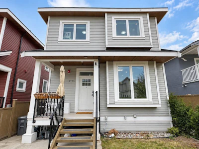 4985 Moss Street - 2
