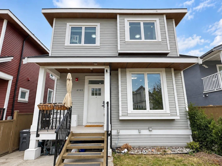 4985 Moss Street, Vancouver, BC, V5R 3T5 - 2