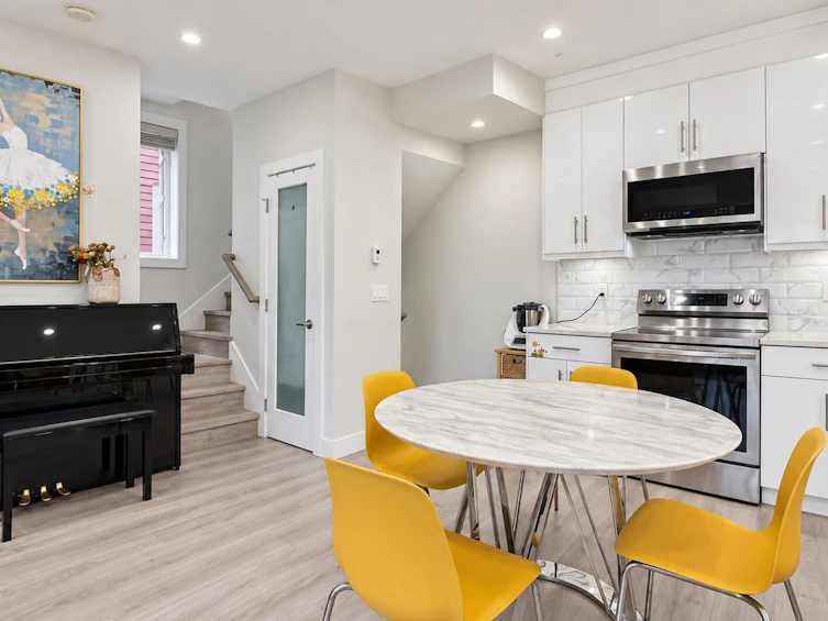4985 Moss Street, Vancouver, BC, V5R 3T5 - 13