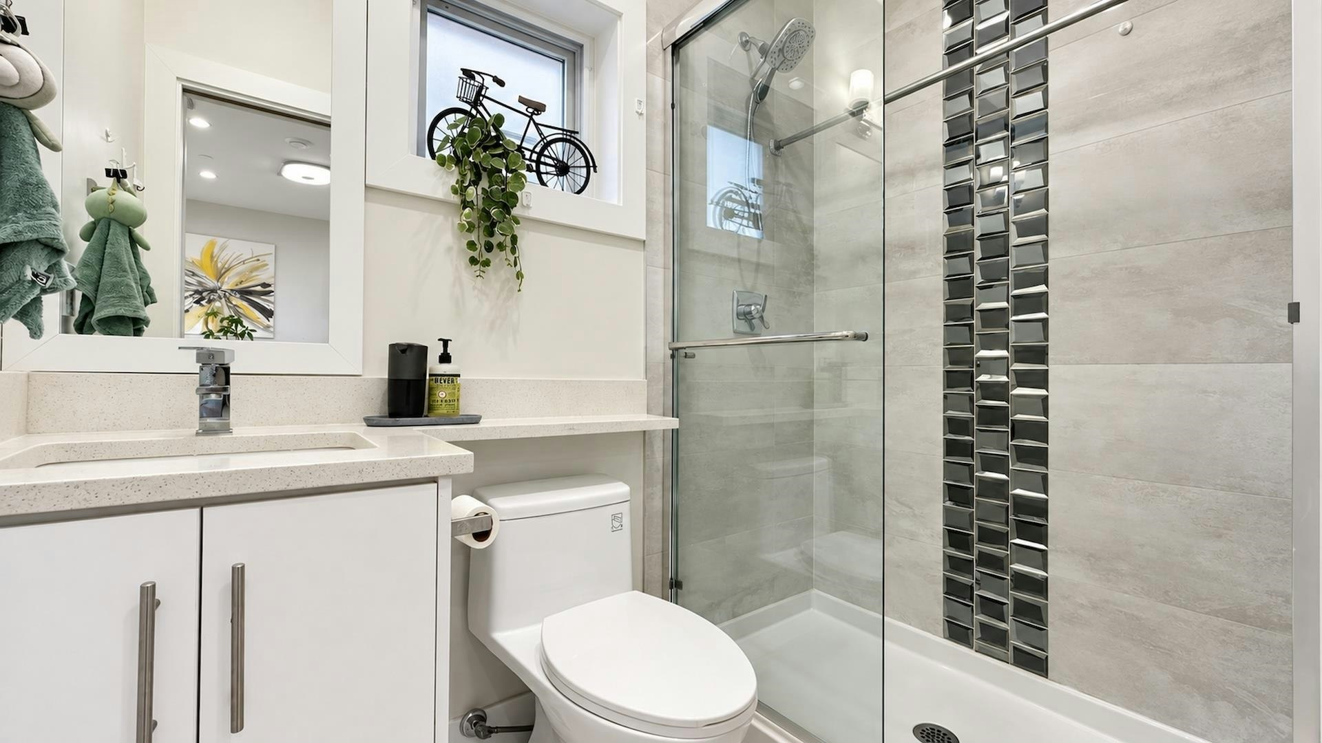 4985 Moss Street, Vancouver, BC, V5R 3T5 - 16