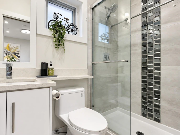 4985 Moss Street, Vancouver, BC, V5R 3T5 - 16