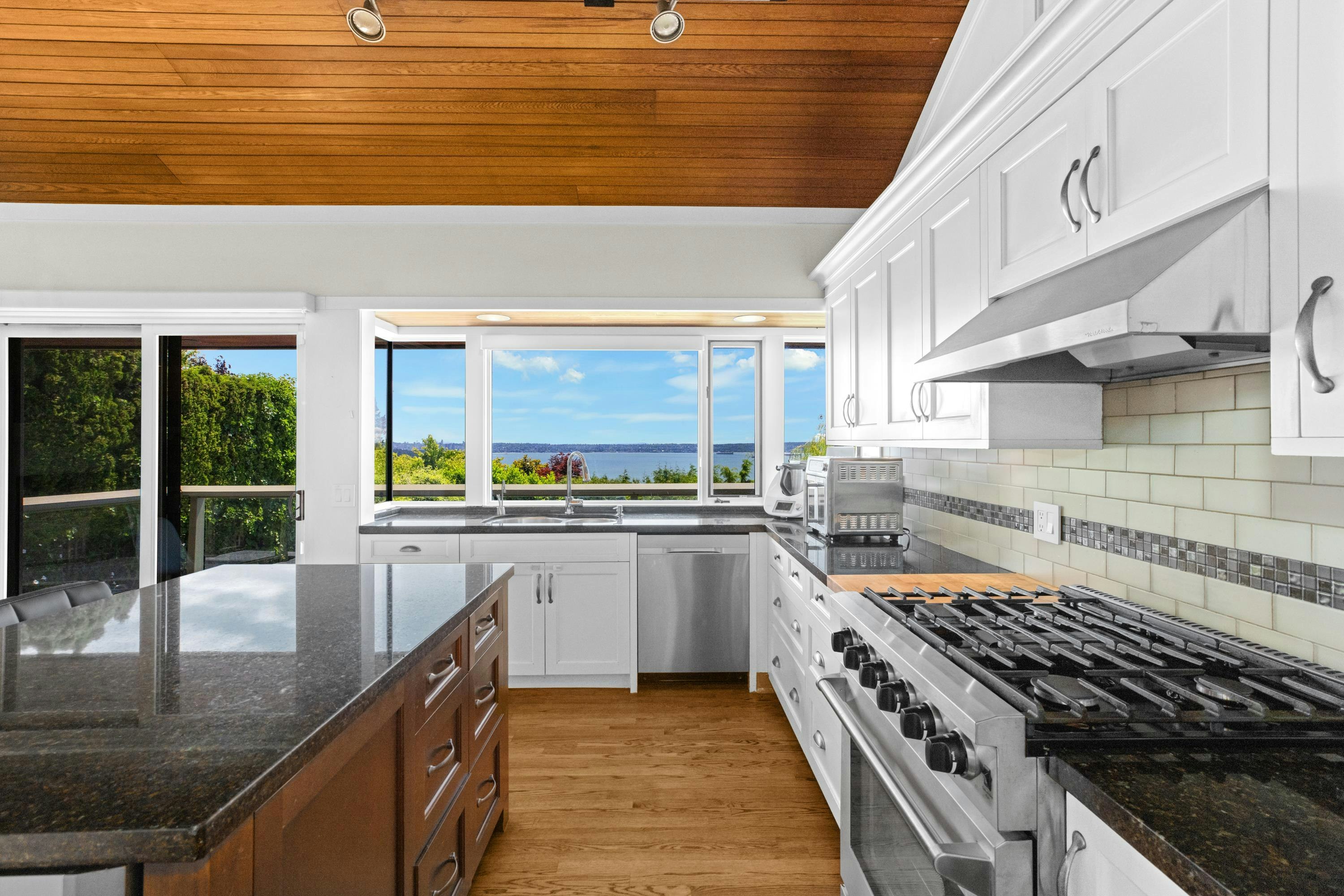 2370 Queens Avenue, West Vancouver, BC, V7V 2Y6 - 9