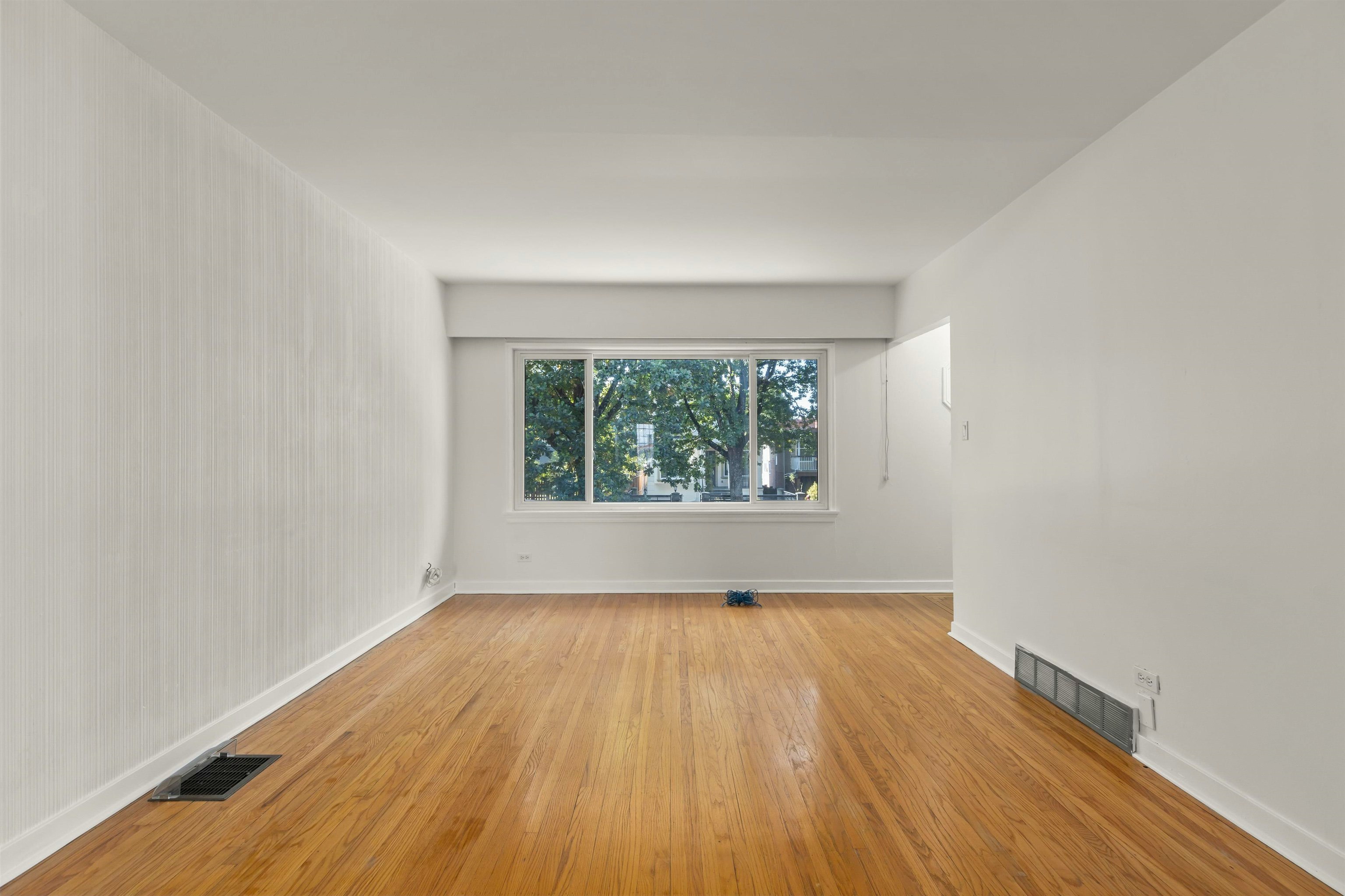 1060 Kelowna Street, Vancouver, BC, V5K 4E3 - 9