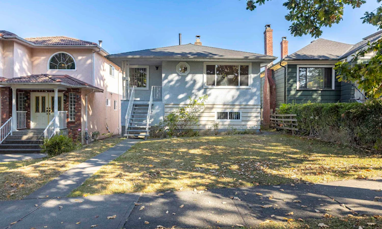 1060 Kelowna Street